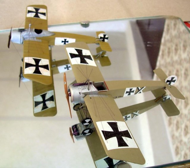 Fokker EIV & EIII.jpg